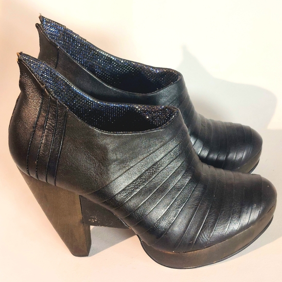 Irregular Choice Zubes black & wooden heels, EU41, circa 2010, never worn - Picture 7 of 14